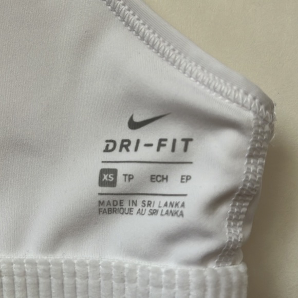 Nike Swoosh Racer Back Sports Bra Women’s x-small New - Picture 4 of 7